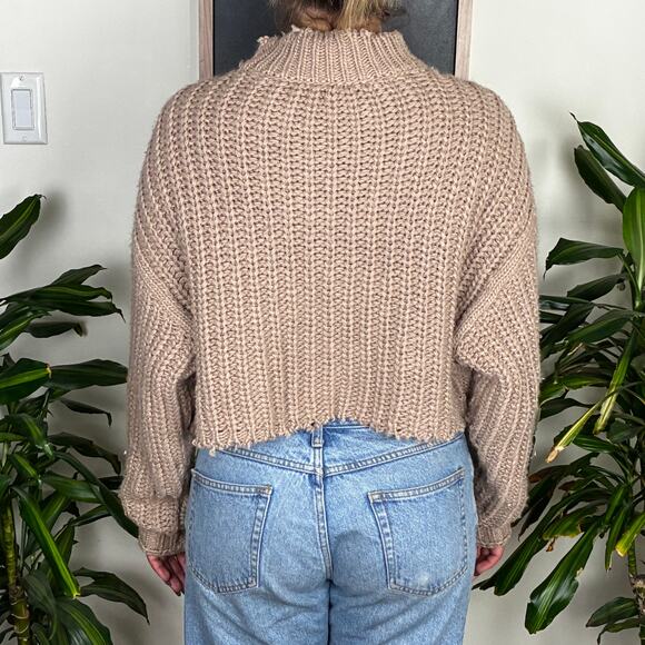 Chunky Knit Oversized Cropped Sweater - Picture 3 of 4